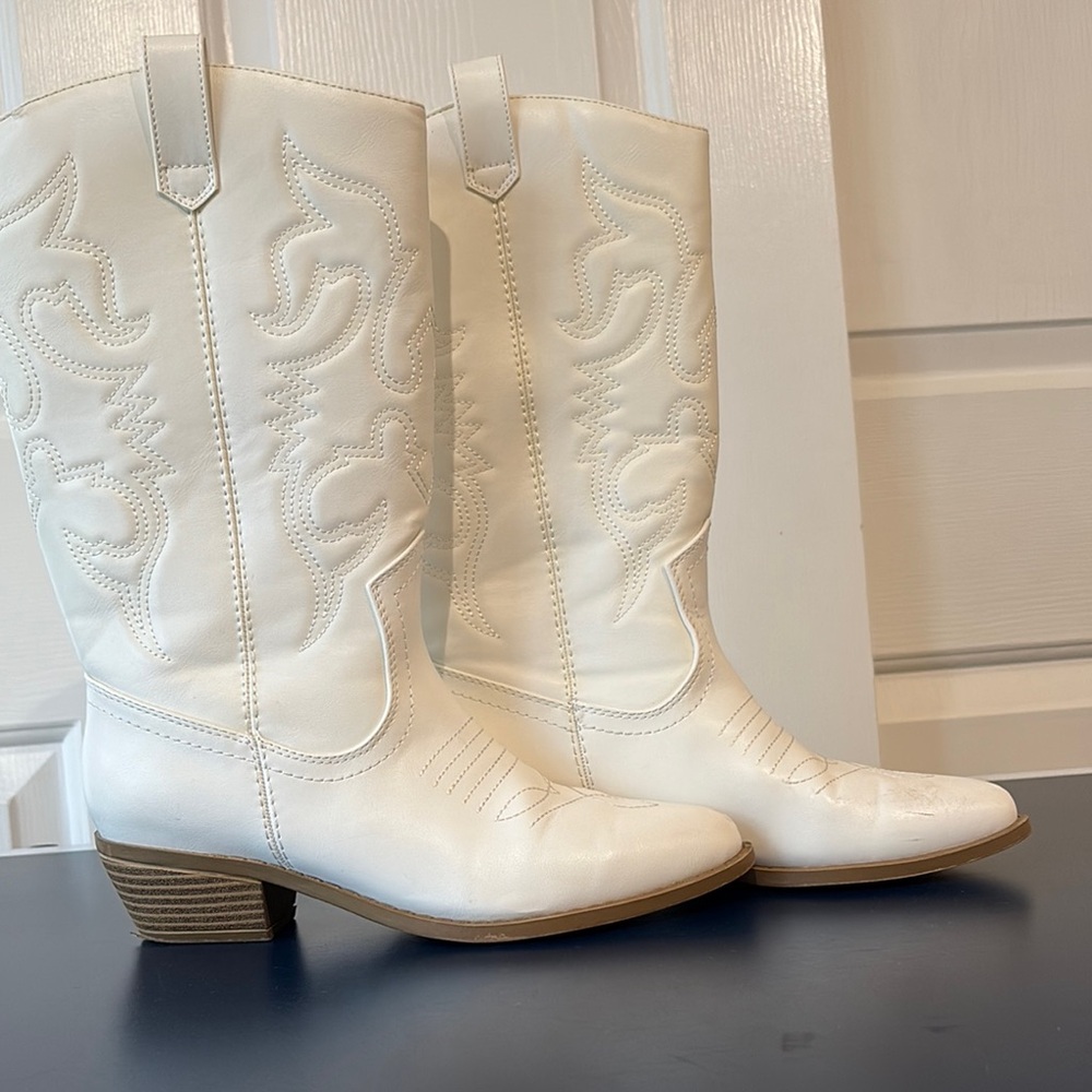 White Western Cowboy Boots